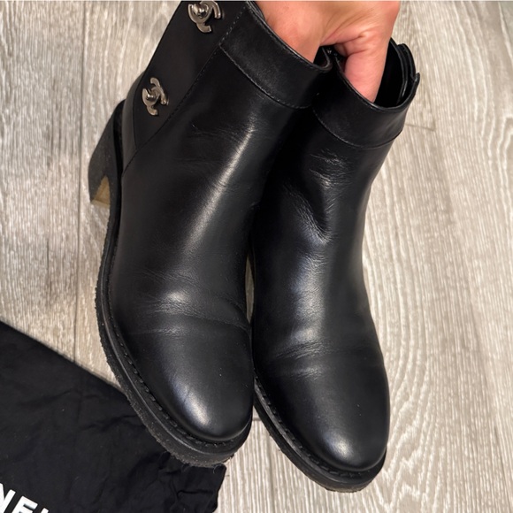 CHANEL black bootie - Picture 6 of 13